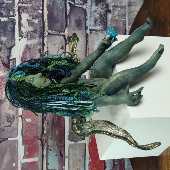 Artisan Crafted Elinor Peace Bailey Design Fantasy Fabric Arts Doll - Picture 2 of 9